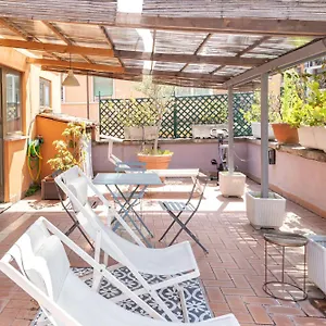 Your Trastevere Terrace Appartement
